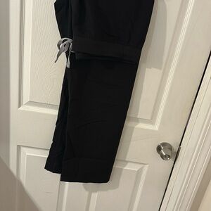 FIGS Women’s Black Livingston basic Scrub Pants